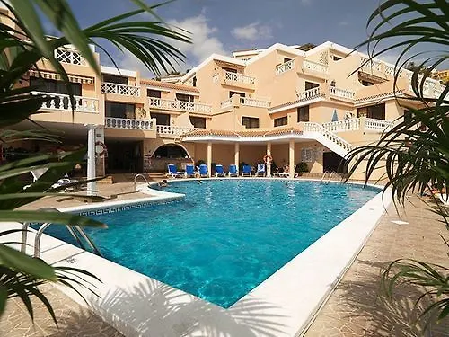 Paradise Court Aparthotel 아데제
