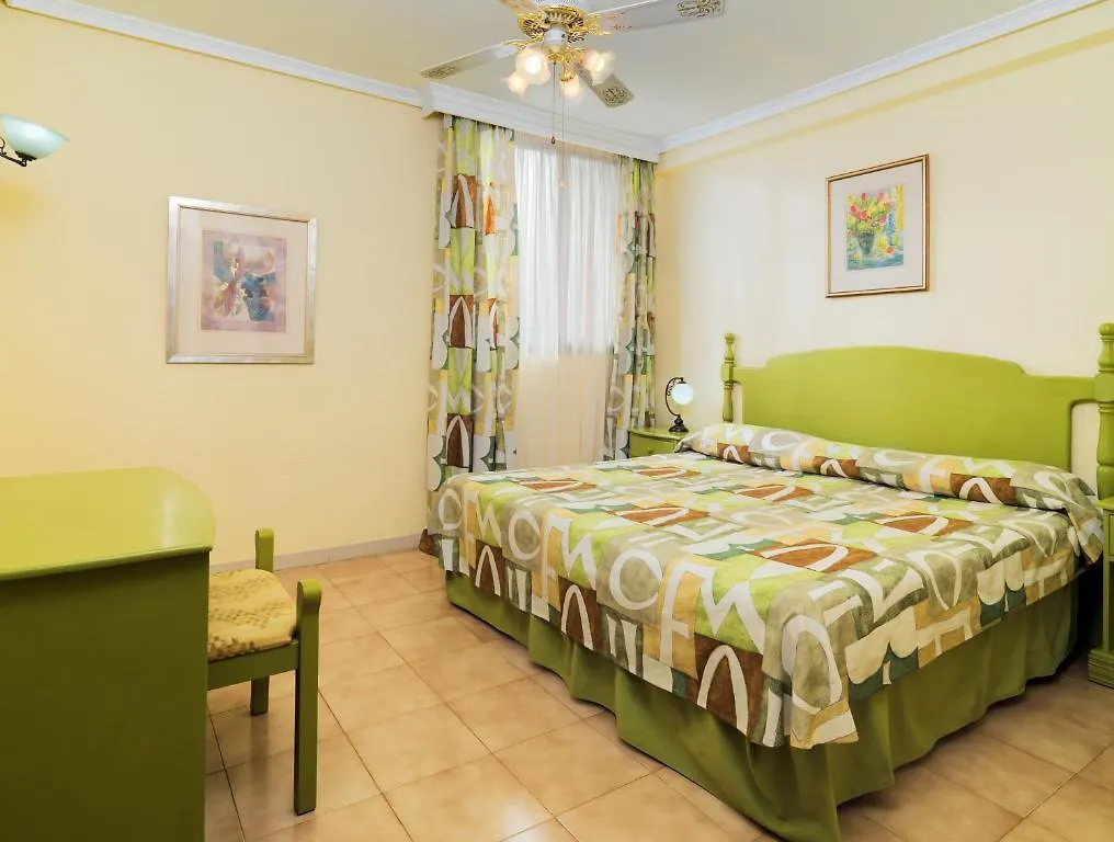 Paradise Court Aparthotel 아데제 2*,  스페인